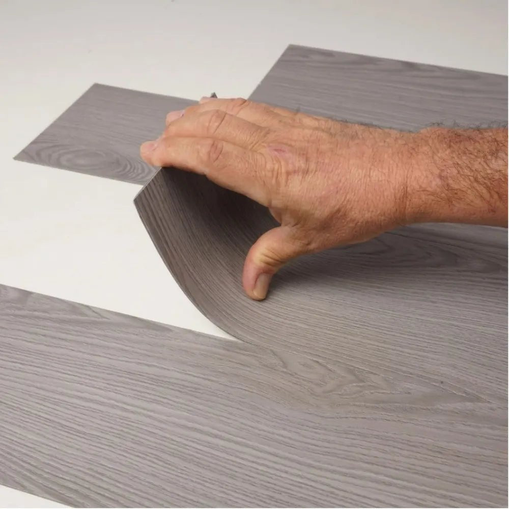 Piso Vinílico Autoadhesivo PVC Símil Madera Gris 90x15 cm – Caja x36 (4,86 m²) - VeldorShop